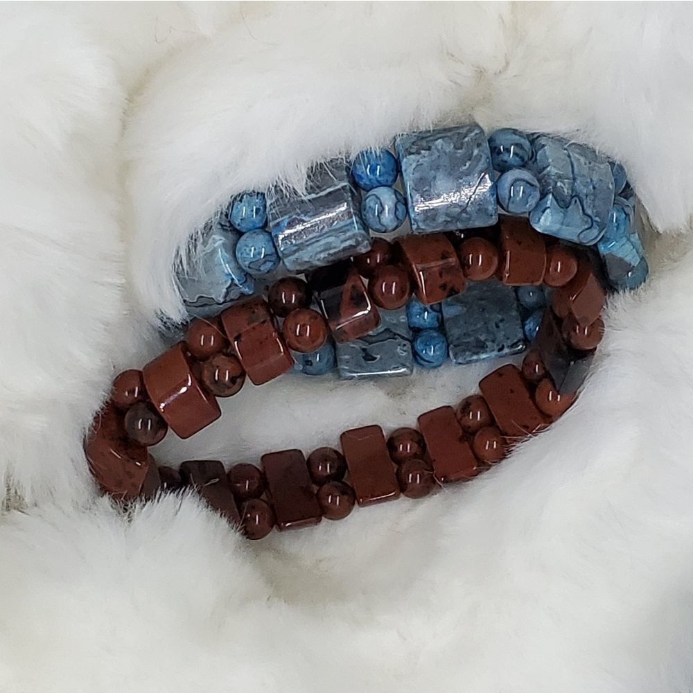 Bracelets‎
